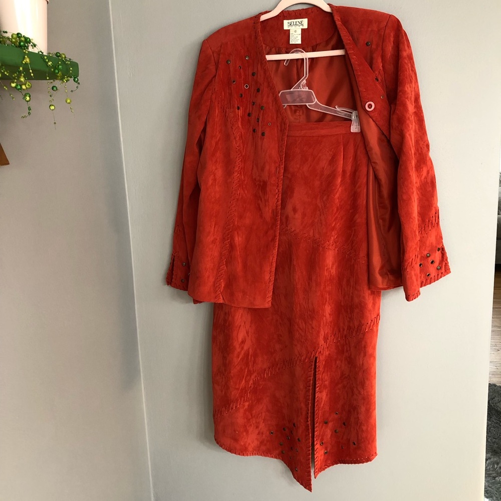 Vintage suede Selene sport outfit